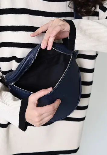 Шкіряна сумка поясна-кроссбоді Vacation темно-синя флотар - фото 6