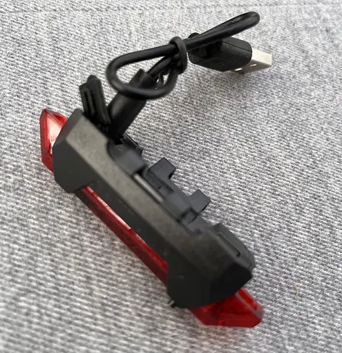 Габаритный аккумуляторный фонарь мигалка DC-918 вело фара задняя велосипедная красный свет 4 режима - фото 1