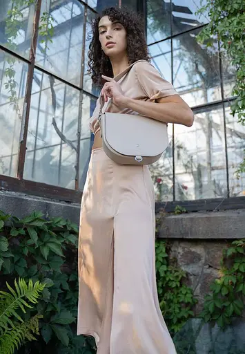 Женская кожаная сумка Ruby L'ясно-бежевая - фото 3