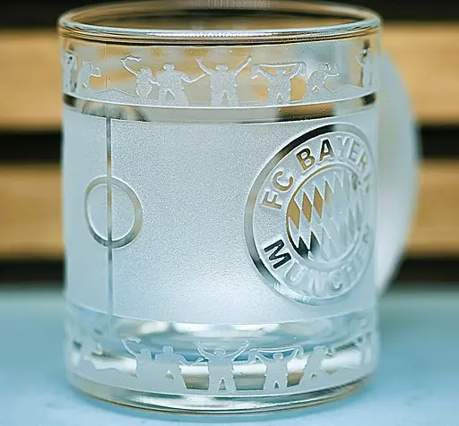 Скляна чашка 320 мл ФК Bayern München Бавария  з гравіюванням подарунок для фаната  футбольна кружка кругова - фото 4