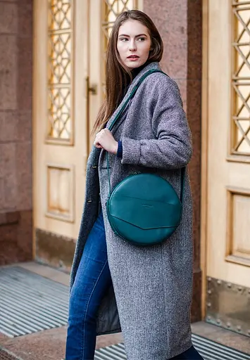 Шкіряна жіноча кругла сумка-рюкзак Maxi зелена - фото 7