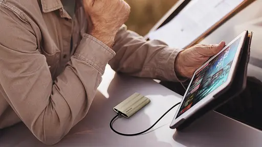 Накопичувач зовнішній SSD 2.5 USB 2.0TB Samsung T7 Shield Beige (MU-PE2T0K/EU) - фото 10