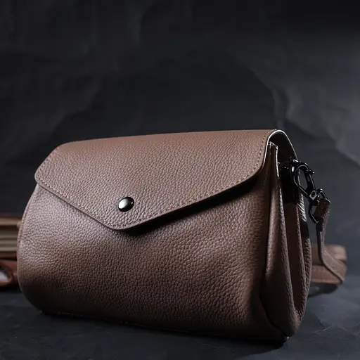 Компактная кожаная женская сумка Vintage с треугольным клапаном 21.5х13.5х7 см sum0028984 - фото 9