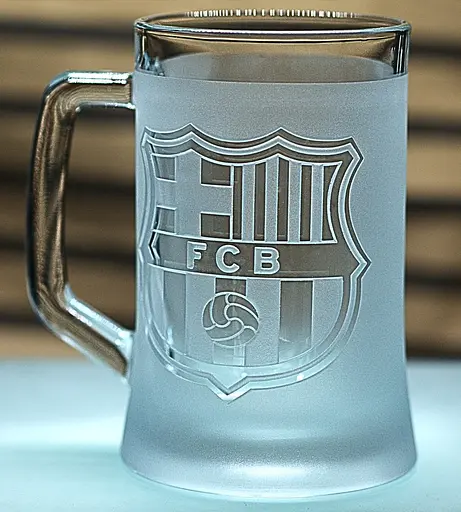 Пивний келих 660 мл Barcelona з гравіюванням подарунок для фаната ФК Барселона футбольний кухоль - фото 3