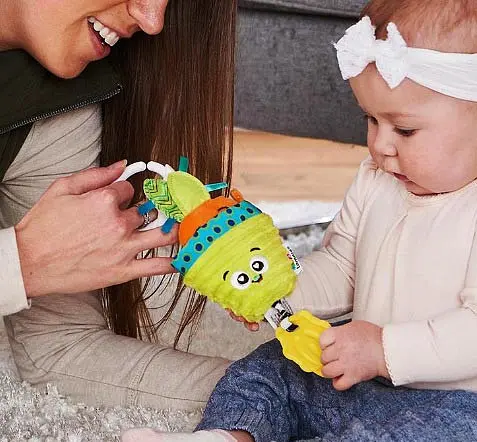 М'яка іграшка-підвіска Lamaze Морквинка L27381 - фото 3