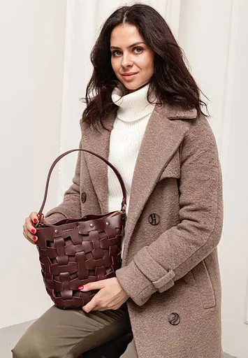 Шкіряна плетена жіноча сумка Пазл M бордова Krast - фото 5