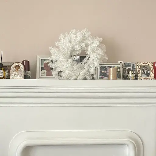 Вінок новорічний різдвяний Hvoya Lux з литої хвої білий 40 см - фото 5