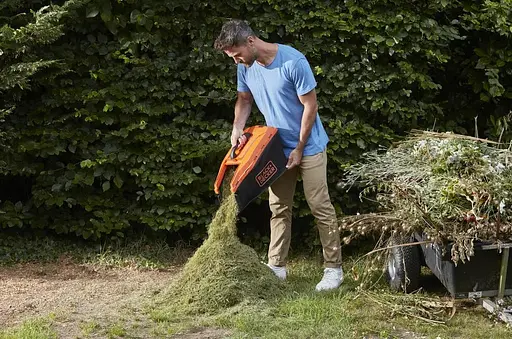 Газонокосарка акумуляторна Black+Decker BCMW3318L2 - фото 10