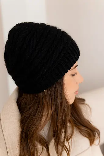 Женская зимняя шапка Венеция из ангоры 80% с двойной вязкой Черный - фото 2