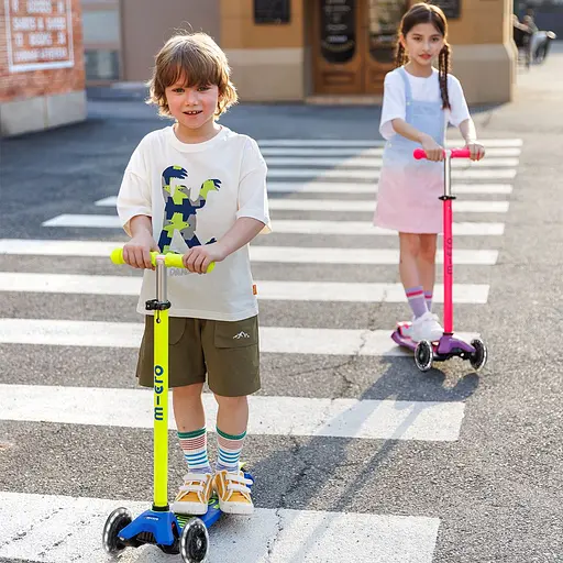 Самокат Micro Maxi Deluxe Neon LED Ультра рожевий (MMD233) - фото 9