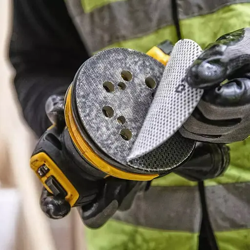 Аккумуляторная эксцентриковая шлифмашина DeWalt с АКБ и ЗУ DCW210P2 - фото 8