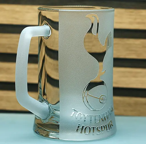 Пивний келих 660 мл ФК Тоттенгем Готспур Tottenham Hotspur  з гравіюванням подарунок для фаната   футбольний кухоль - фото 2