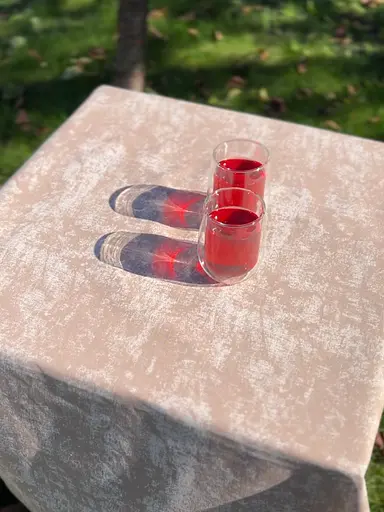 Водовідштовхувальна скатертина Мармур бежевий 150х150 см - фото 10