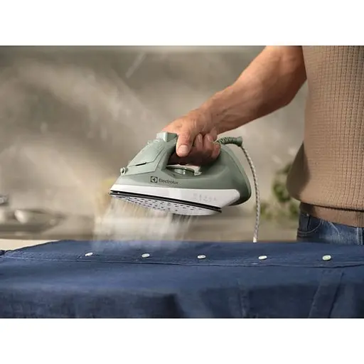 Утюг Electrolux E3SI1-2LG - фото 7