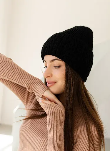 Женская вязаная шапка джулия 20% шерсть с отворотом Черный - фото 2