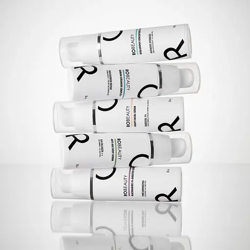 Інноваційна сироватка-замінник ботоксу RoBeauty - Argireline Pro
Argireline 5%, Leuphasyl 5%, Matrixyl 3000  2% 30 мл - фото 3