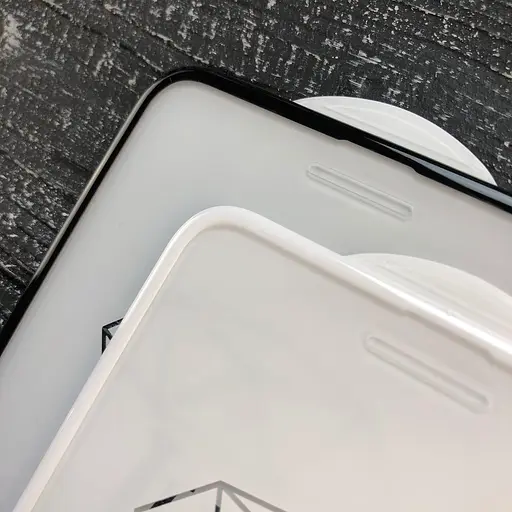 Защитное стекло SUPER D iPhone X/11 Pro черное с защитной противоударной кромкой - фото 2