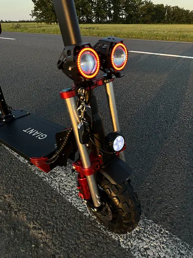 GIANT Outlander M11 Pro 1600W 26Ah 52V з дисплеєм 2025 року (с сиденьем) - фото 5