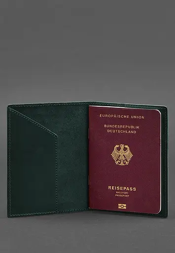 Кожаная обложка для паспорта с гербом Германии зеленая Crazy Horse - фото 3