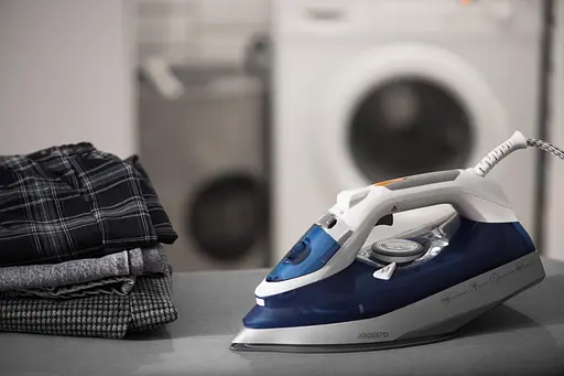 ARDESTO Утюг IR-C2232-BL, 2200Вт, 320мл, паровой удар, керам. подошва, синий - фото 10