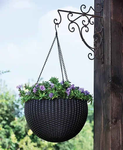 Горшок для растений Keter Rattan Hanging Sphere с цепочками подвесной темно-коричневый 8.6 л - фото 8