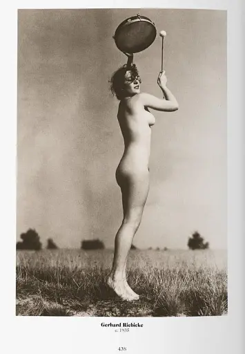 1000 Nudes. A History of Erotic Photography from 1839-1939 - фото 10