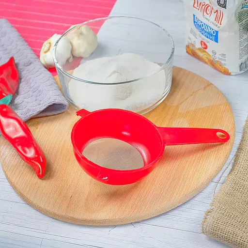 Сито дуршлаг с ручкой для процеживания и просеивания (диаметр 12 см), Kitchette Красный 83832 - фото 8