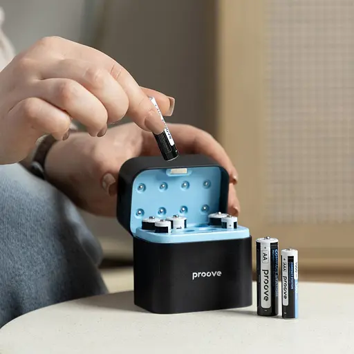 Зарядний Пристрій з Акумуляторними Батарейками Proove Compact Station 8pcs (4xAAA + 4xAA) black - фото 4