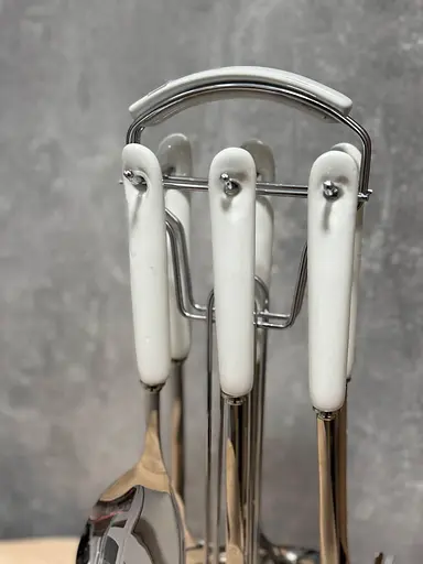 Набір кухонного приладдя на підставці керамічна ручка 7 предметів Білий із сріблястим - фото 5