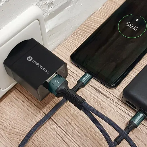 Зарядное устройство сетевое MakeFuture 12W 2USB 2.4A Auto-ID Black - фото 2