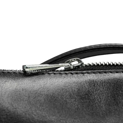 Женский клатч Grande Pelle с ремешком через плече черный acs0032215 - фото 3