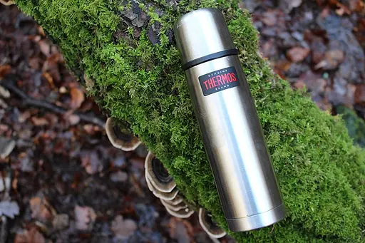 Термос Thermos Light and Compact Flask Midnight Silver 1.0 L - фото 4