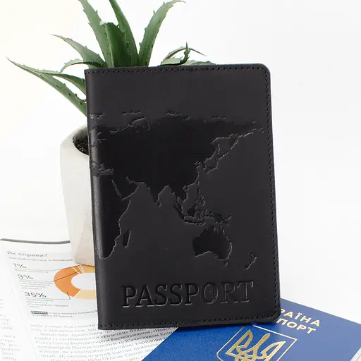 Обложка кожаная на загранпаспорт "Карта" (черная) - фото 1