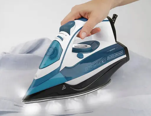 Утюг Black&Decker BXIR2402E - фото 3