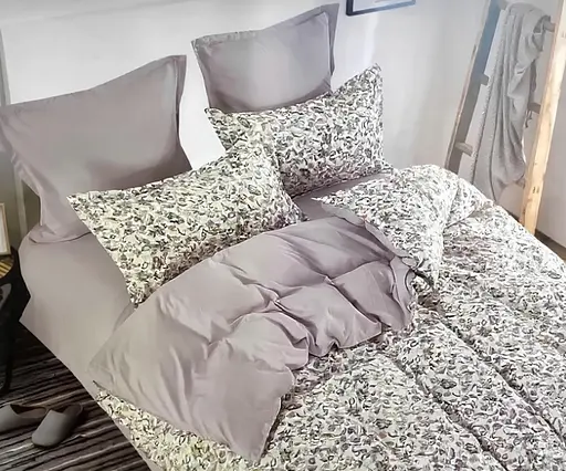 Постельное белье сатин Laura-Grand 17 евро комплект с 4 наволочками Лавандовый с узорами - фото 1