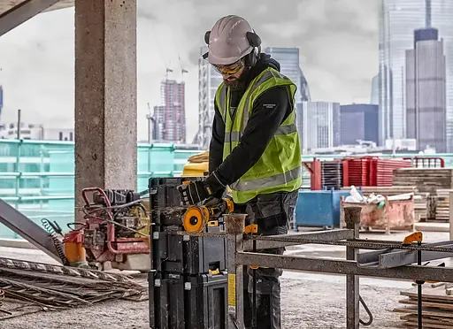 Акумуляторна болгарка DeWalt без АКБ та ЗП DCG418N - фото 4