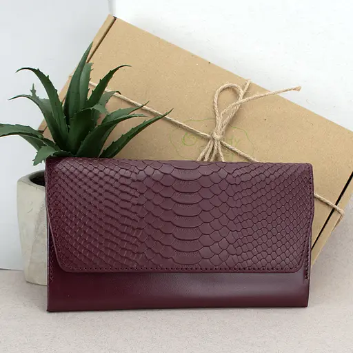 Гаманець жіночий шкіряний Leona бордовий пітон - фото 1
