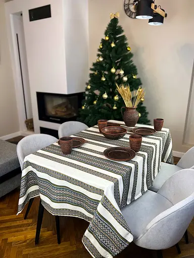 Лляна скатертина різдвяна з українським орнаментом "Рандеву" - 240х150 см