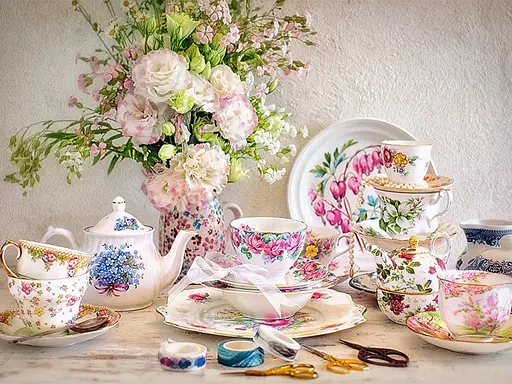 Пазли Castorland Натюрморт із порцеляною та квітами, B-53384