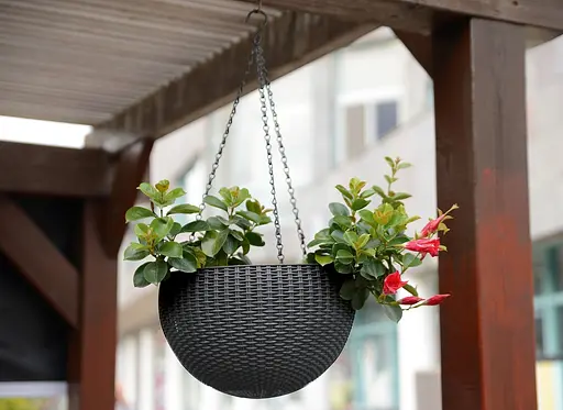 Горщик для рослин Keter Rattan Hanging Sphere з ланцюжками підвісний антрацит 8.6 л - фото 7