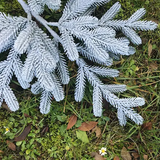 Декоративна гілка штучної хвої Hvoya Traditional засніжена 60 см - фото 3