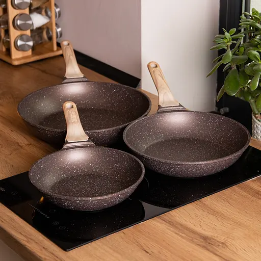 Набор универсальных сковородок ⌀ 20/24/28 см MGC алюминиевый с антипригарным покрытием 1,2/2/3 л. - фото 7