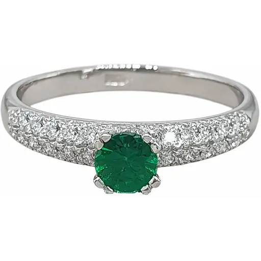 Золотое кольцо с бриллиантами и цаворитом. 121328 18,5 - фото 1