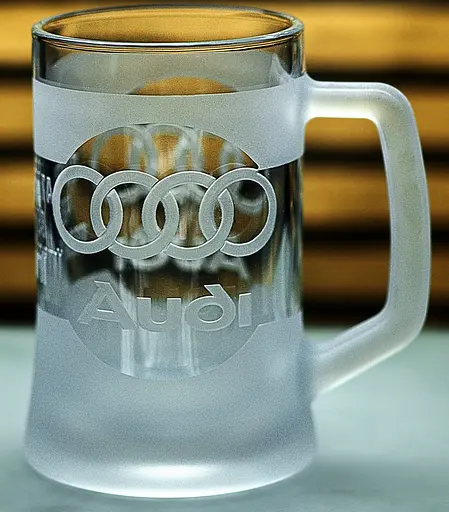 Пивний кухоль Audi 660 мл з гравіюванням Подарунок автолюбителю  Келих з логотипом авто Ауді та  легендарний слоган - фото 8