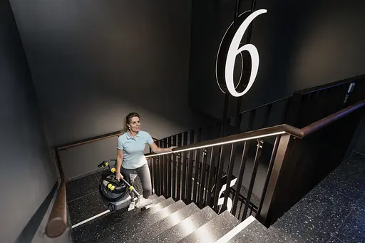 Пилосос професійний миючий Karcher Puzzi 8/1 Adv 1200 Вт 270 мБар контейнер 8/7 л - фото 6