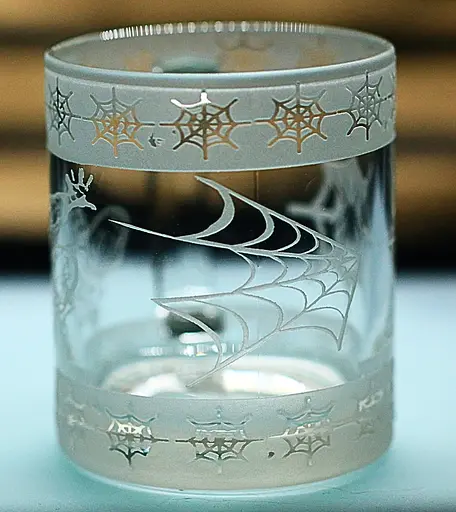 Подарункова чашка дитяча   для чаю води 320 мл з гравіюванням людина павук - фото 4