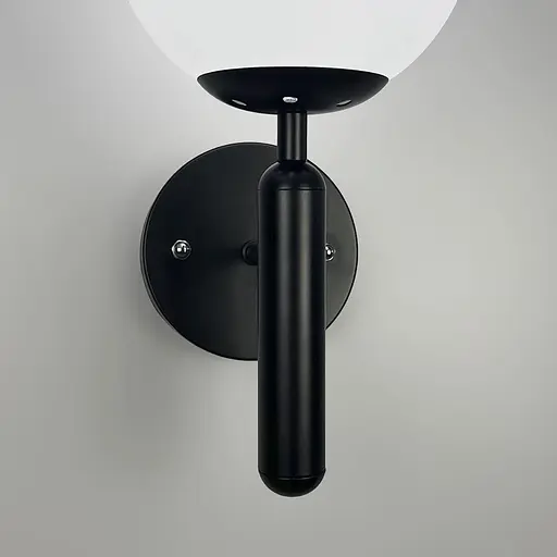 Бра в чорному корпусі з білим плафоном 32 см Арт. B91086/1 BK Line F - фото 4