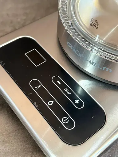 Дисковый стеклянный электрочайник Grunhelm EKG-25050 1,8л 2200Вт  - фото 7