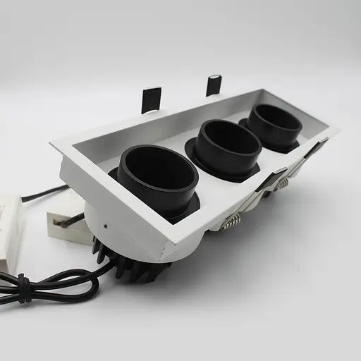 Вбудований світильник Skarlat RSL74092-3 3×10W WH+BK 3000K - фото 5