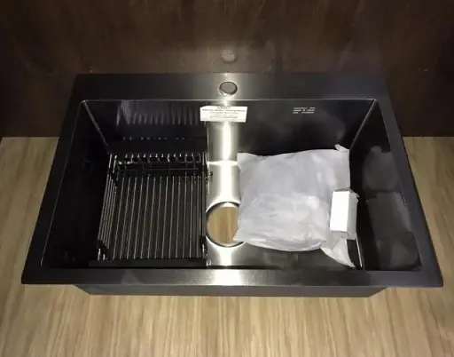 Мойка кухонная Kraft Handmade HS6545-B + корзина 650х450х230х3 мм Черный 30412 - фото 3